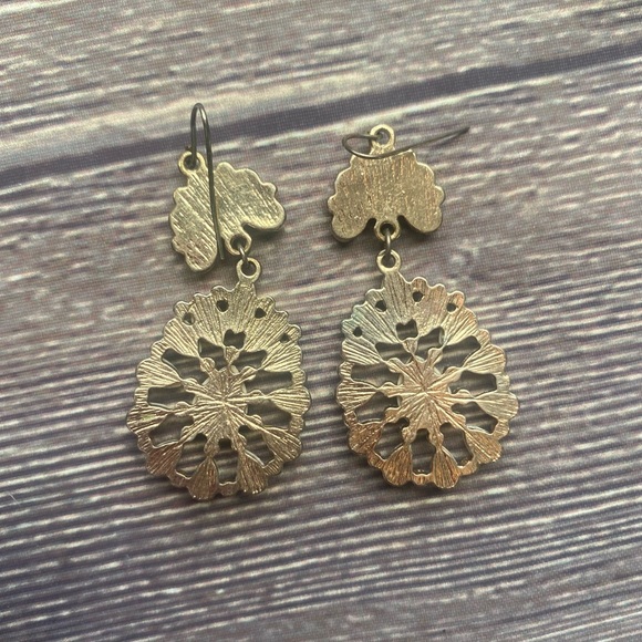 Cream bling earrings 🍦 - Picture 3 of 4